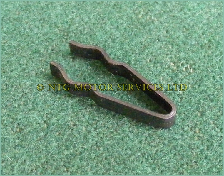 6K35 Clip Brake Pipe to Chassis