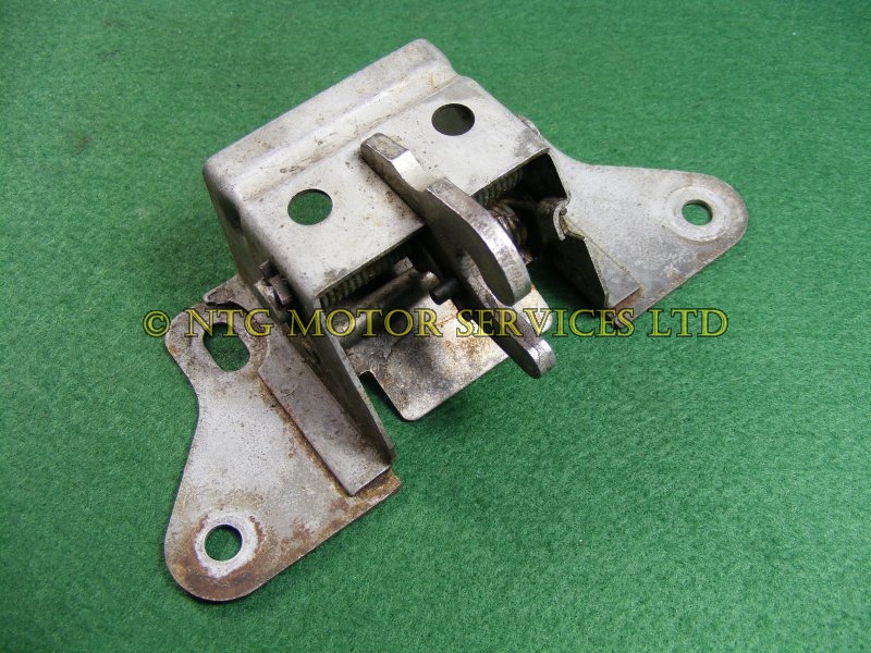 24G4940 Boot Latch Assembly